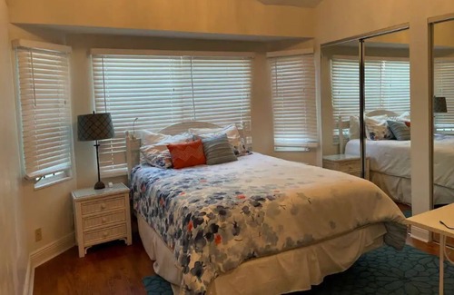 Lake Worth Cottage | Pleasures of Palmway DISCOUNT from Sept -Oct
