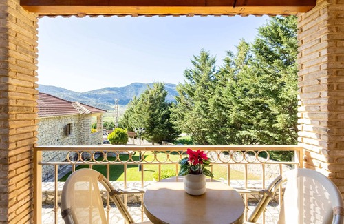 Kylini Apartment | Pleiades Jewels - Corinthos Pool Bliss