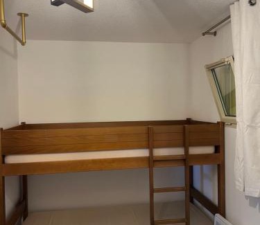 Isola Apartment | Plein Centre, luxueux 6 personnes, 2 chambres, parking , terrasse, vue époustouflante, Tout pédestre, piste à 100m
