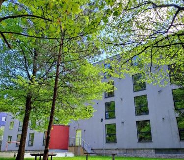 Harrachov Apartment | Plně vybavený apartmán pod Mumlavským vodopádem, ZAHRADA s ohništěm, ideální výchozí bod pro TURISTIKU, kousek do CENTRA, vybavený i pro DĚTI