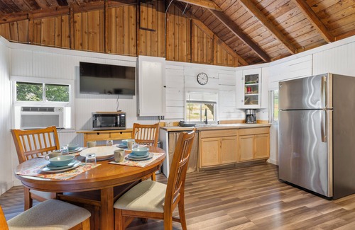 Barstow House | Plum Point Cottage #1