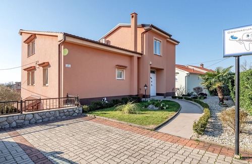 Bezjaki Apartment | Plush Apartment in Rijeka with Hot Tub and near the Sea