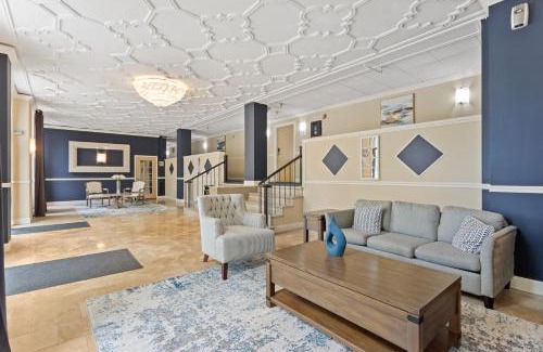 DeBaliviere Place Apartment | Plush Living next to Forest Park/BJC/Zoo/WashU