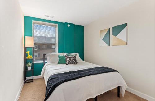 DeBaliviere Place Apartment | Plush Living next to Forest Park/BJC/Zoo/WashU