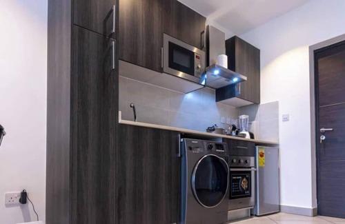 Roman Ridge Apartment | Plush Studio @Embassy Gardens