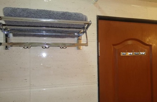 Bandra West Apartment | Plush Studio in the Heart of Bandra