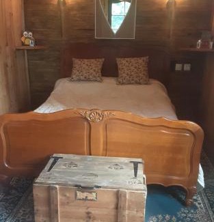 Colombiers-du-Plessis House | Pod - Sleeps 2 - Jacuzzi - Parking - Garden