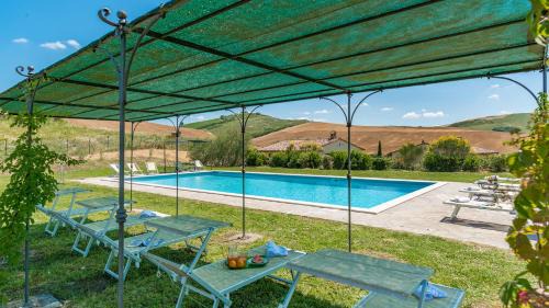 Il Poggio Villa | PODERE COLLELUNGO 14, Emma Villas