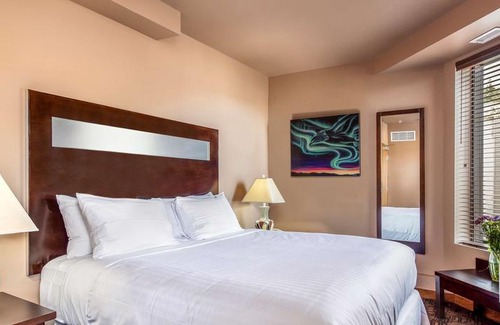 Fort McMurray Hotel | Podollan Inn - Fort McMurray