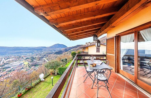 Villanuova sul Clisi Apartment | Poggio sul Clisi
