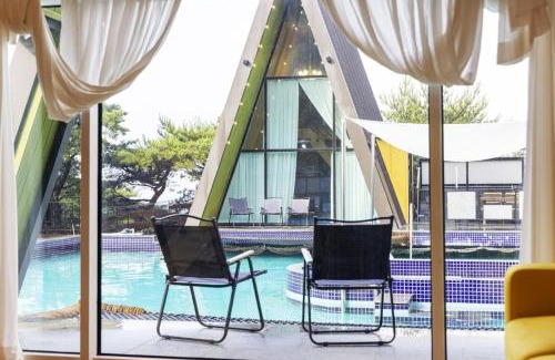 Pohang House | Pohang Peridot Pool Villa N Pool Glamping