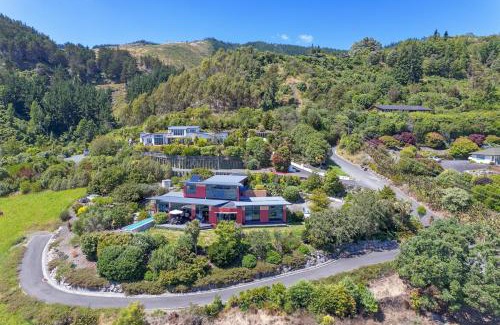 Richmond House | Pohutukawa House