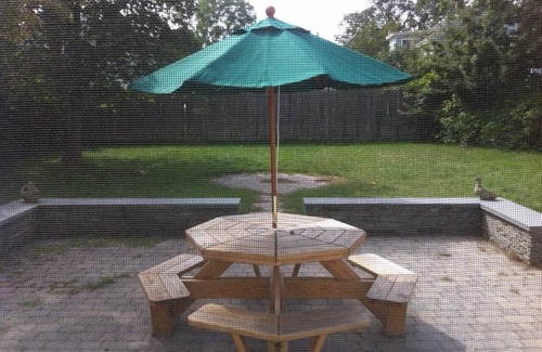 The Point House | Point Cottage In Newport, Pet Friendly Walk To Water. Book Now 10% Off