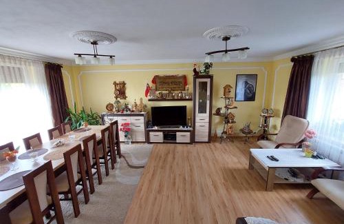 Dubiecko House | Pokoje w domu na wsi