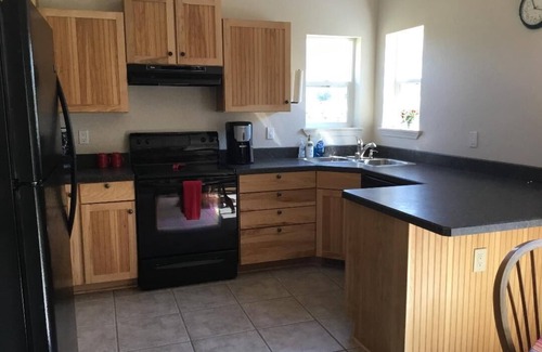 Polaris House | Polaris Paradise Elkhorn, Entire Townhouse in scenic Polaris, MT