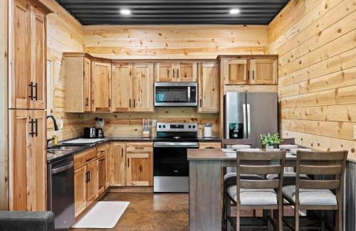 Hanover House | Pole Barn - Rustic 1BR Family Retreat with Open Views