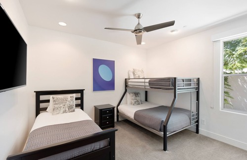 Indio Cottage | Polo Villa 10 by Avantstay Backyard Oasis w/ Putting Green 260320 6 Bedrooms