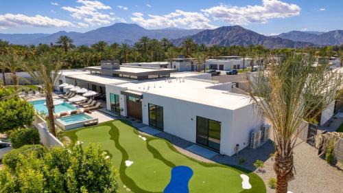 La Quinta House | Polo Villas Bella 2 Homes Putting Green Bocce Ball Sleeps 32