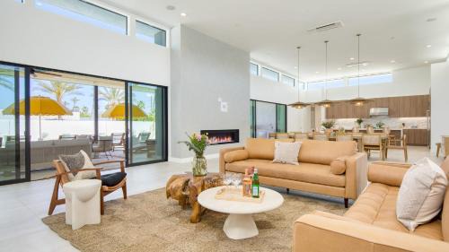 La Quinta House | Polo Villas Bella 2 Homes Putting Green Bocce Ball Sleeps 32