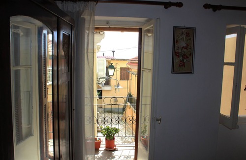 Chlomos House | Polykarpos Traditional House