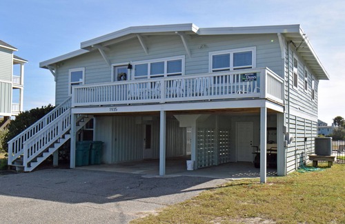 Inlet Harbour House | Pond Beach House - Walk to Beach (Channelfront) in Garden City Beach