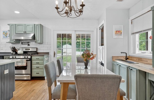Port Jervis House | Pond-Front Retreat Near Appalachian Trail
