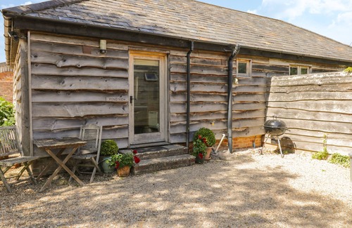 New Forest District Cottage | Pond View