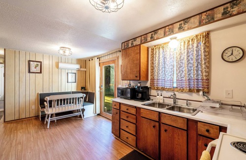 Saddlestring House | Ponderosa House | Huge Yard, Family-Friendly Retreat In Charming Story, Wyoming