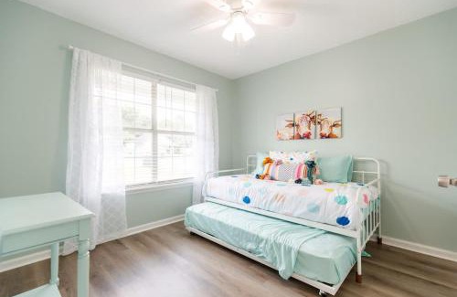 Valdosta House | Pondside Retreat-Sleeps 8 Moody AFB & Freedom Park