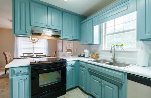 Valdosta House | Pondside Retreat-Sleeps 8 Moody AFB & Freedom Park