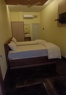 Sivagiri Hotel | ponpandian hotel