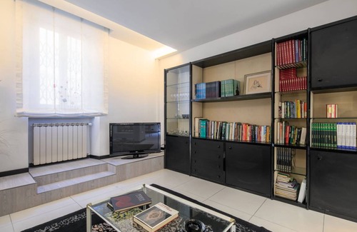 San Lorenzo Apartment | Ponte Rosso Modern in Florence