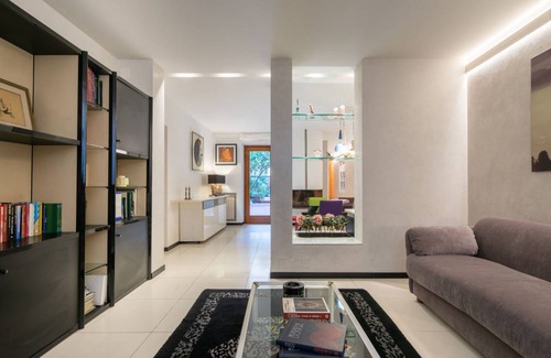 San Lorenzo Apartment | Ponte Rosso Modern in Florence