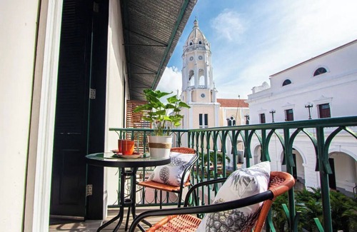 Casco Viejo Apartment | POOL 3 bedrooms and views to National Theater D3