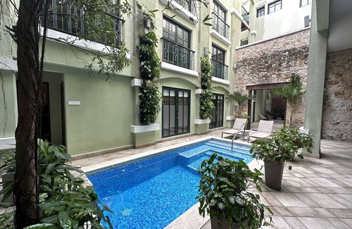 Casco Viejo Apartment | POOL 3 bedrooms and views to National Theater D3