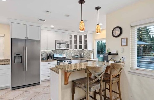 San Carlos House | Pool, A/C, fire pit, views of Cowles Mountain - Hemingway Heaven with a pool!