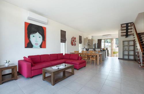 Thep Kasattri Villa | Pool Access Villa, 3-Bedroom near Mission Golf Villa Argent 8