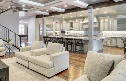 Porterville House | Pool and Private Theater Porterville Group Getaway!