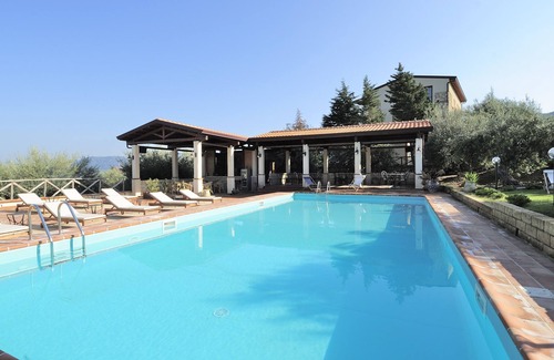 Sorrentini Apartment | Pool, beach and relax! 4 pax