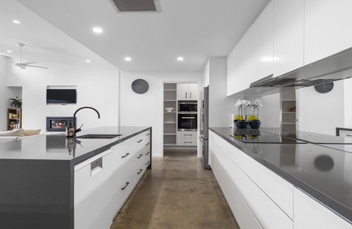 Sawtell House | Pool, Gas Fireplace, BBQ, Walk to Beach and Cafes