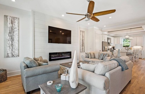 Emerald Waters Village House | Pool/Hot Tub, BeachView, Golf Cart - Beach Kissed Bliss