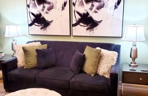 Stanton Apartment | Pool, Hottub, Disney, Knott's, 11, Wi-fi, Parking