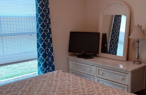 Samsula-Spruce Creek House | Pool House in Venetian Bay near Golf Course and 10 minTo Beach