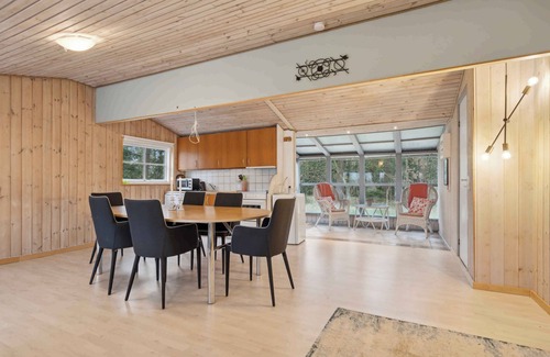 Bording House | Pool house with space for relaxation