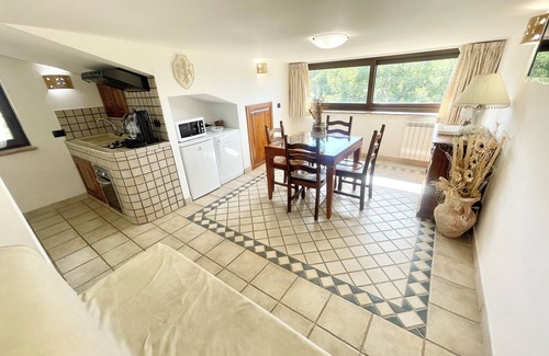 Montefiascone Villa | Pool, jacuzzi and events room - Charming villa in Umbria - sleeps 24 - lake view