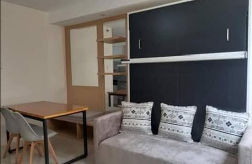 Mabolo Apartment | Pool level Persimmon Condo unit 615
