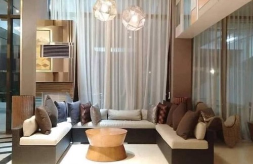 Mabolo Apartment | Pool level Persimmon Condo unit 615
