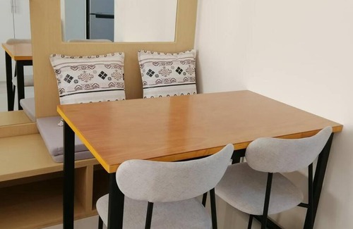Mabolo Apartment | Pool level Persimmon Condo unit 615