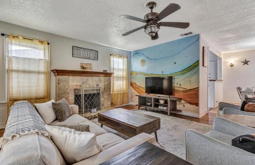 Jefferson House | Pool Mins to Downtown & Alamo - Huisache Retreat