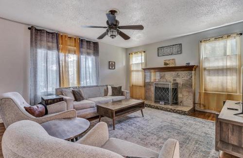 Jefferson House | Pool Mins to Downtown & Alamo - Huisache Retreat